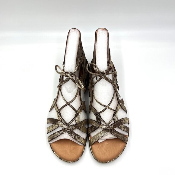 Gentle Souls Size 6 Brown Gold Gladiator Lace Up Flats Sandals Shoes - Picture 3 of 13